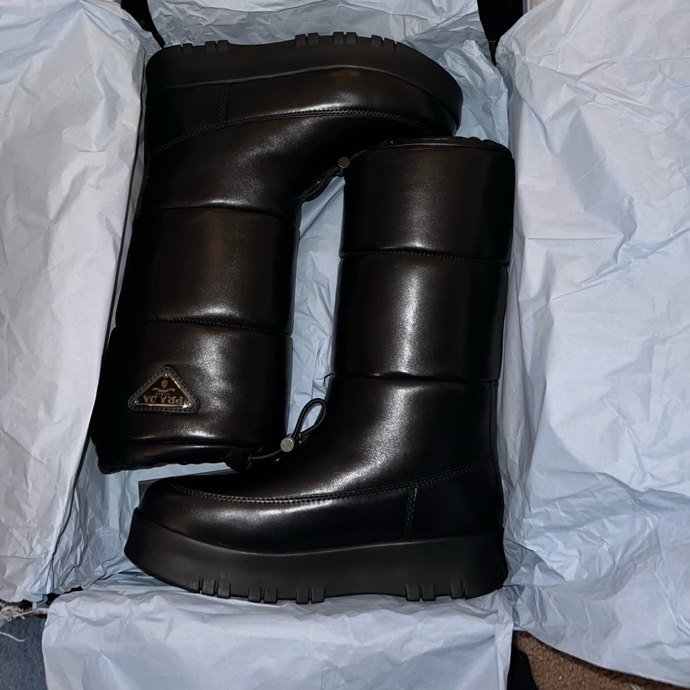 Prada women’s snowboots